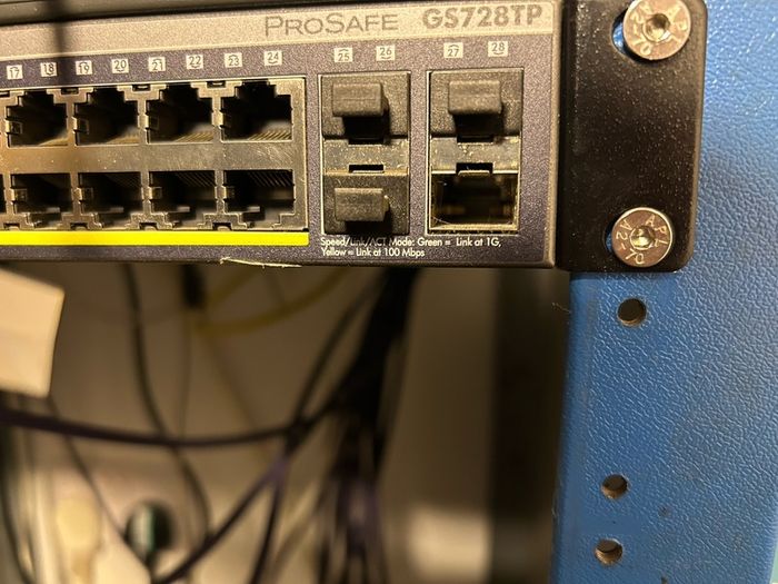 Netgear GS728TP 24port POE network switch (managed)
