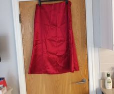 Red Stain Look Skirt.  Size  XXL 18. (No Stretch  In The Material.