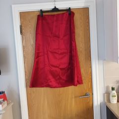 Red Stain Look Skirt.  Size  XXL 18. (No Stretch  In The Material.