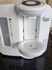 Bottle maker