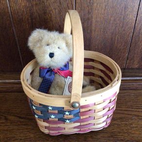 Boyd Bear Jackie BearAmerican with her American basket Collectible (not a toy)