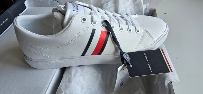 Tommy Hilfiger Men's Vulcanized Sneakers Core Stripes Mesh Low Top, White, EU 44, UK 10