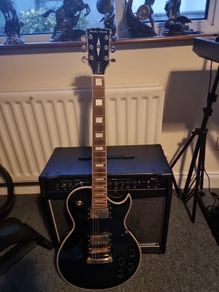 Harley Benton Guitar and Amp bundle