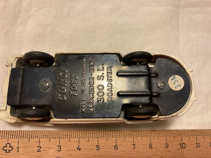 Corgi 303. Mercedes Benz 300SL. 1958/60. Excellent condition.