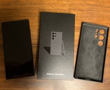 Samsung Galaxy S24 Ultra 512GB top condition