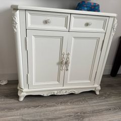 Antique style Dresser/bedroom drawers