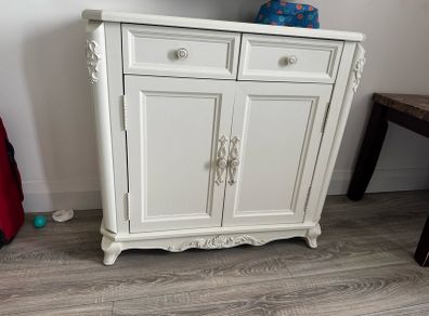 Antique style Dresser/bedroom drawers