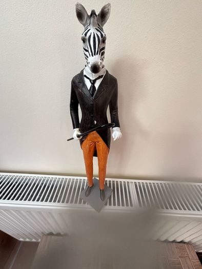 Giraffe figurine
