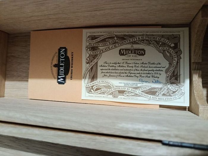 Empty Midleton Very Rare 2014 Wooden Box + Original Certificate & Invitation