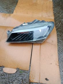 Skoda suberb b8 headlight