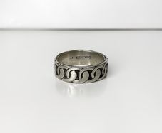Sterling Silver Ring with Engraved Chain Design