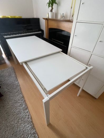 Extendable Dining Table