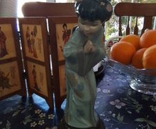 Lladro Japanese Figurine