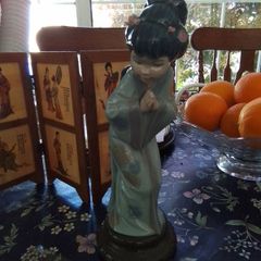 Lladro Japanese Figurine