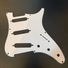 PRS Silver Sky white pickguard