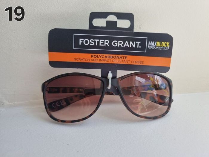 Foster Grant Sunglasses Brand New (2 for 15 Euro)