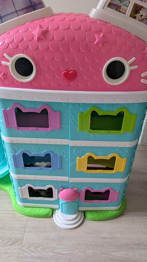 Gabby's Purrfect Dollhouse with Figures & Accessories - Excellent Condition