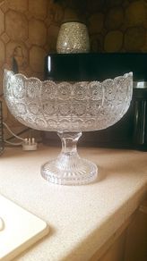 luxury Glass footed fruit bowl
