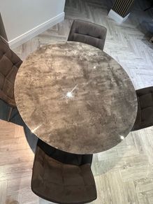 Table & 4 Chairs