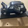 London Taxi - Diecast metal Model car. 1:18 Image 2
