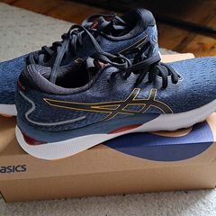 Asics Gel Nimbus 23 - Unworn   43.5eu  8.5uk