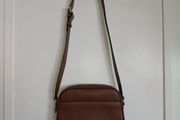 Uterque ladies crossbody genuine leather handbag in excellent condition and never used see last three photos for exact measurements FREE STANDARD POSTAGE INCLUDED