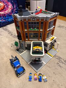 lego corner garage modular 10264
