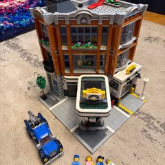 lego corner garage modular 10264