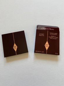 Charlotte tilbury the queen of glow eyeshadow palette