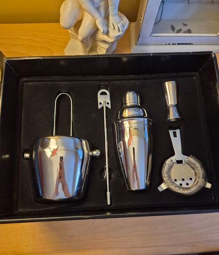 Brown Thomas 6 Piece Cocktail Shaker Set, New