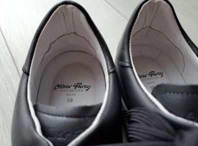 Women's trainers