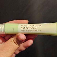 iUNIK Centella Calming AC Spot Cream in 20ml