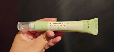 iUNIK Centella Calming AC Spot Cream in 20ml