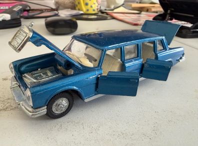 Dinky Mercedes