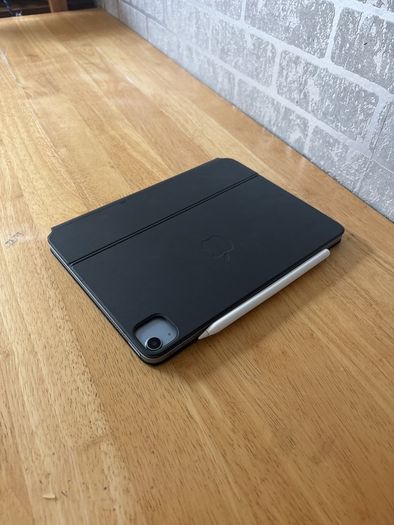 IPad Air (Magic Keyboard and Apple Pencil included)