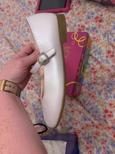 White girls Paola shoes size 2.5 UK