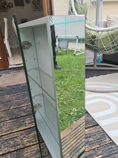 bathroom mirrored cabinet