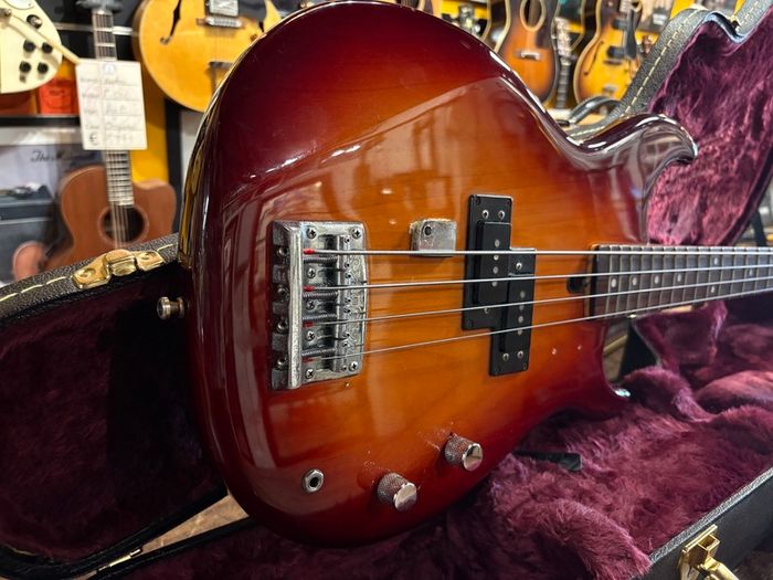 Yamaha BroadBass VI Sunburst 1981