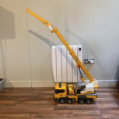 Leibherr mobile crane toy