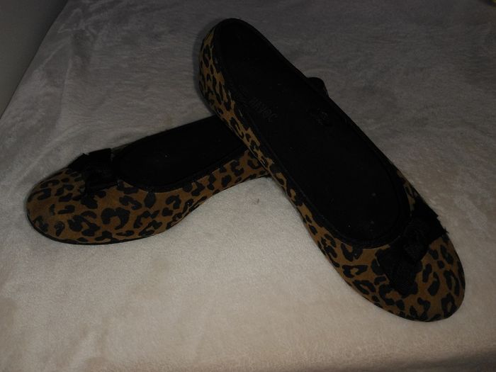 Tiger printed Shoes  Size 4