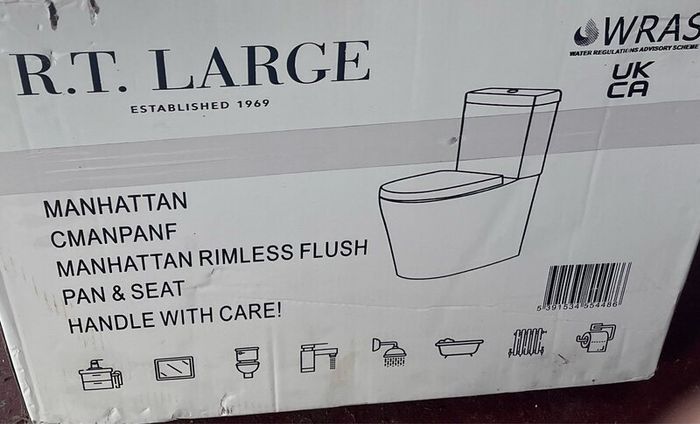 Toilet, Cistern, Shower