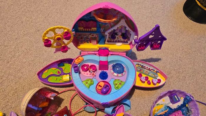 Lot of Polly Pocket toys for a girl