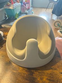 Mamas and Papas Baby Snug seat with play tray