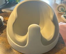Mamas and Papas Baby Snug seat with play tray