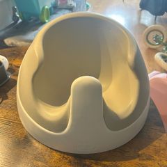 Mamas and Papas Baby Snug seat with play tray