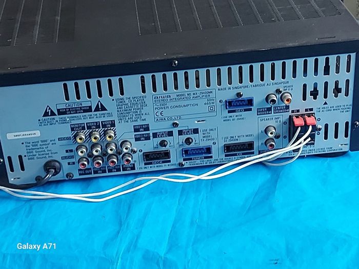 AIWA Stereo Integrated Amplifier Model No. MX-Z9400MK, with 2 large AIWA Speakers, Model No, 8X-Z9400, Impedance 6ohms, in excellent condition
