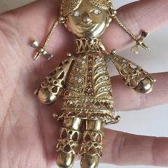 A stunning vintage silver gilt ragdoll pendant necklace rare to find