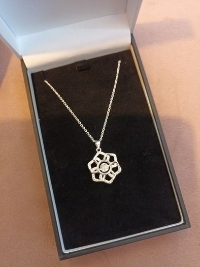 newbridge Hollywood collection pendant