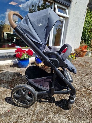 Joie Chrome DLX Trio 3-in-1 Travel System Bundle with i-Snug 2 Car Seat and ISOFix