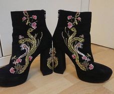 embroidered suede and leather platform ankle boot size 7